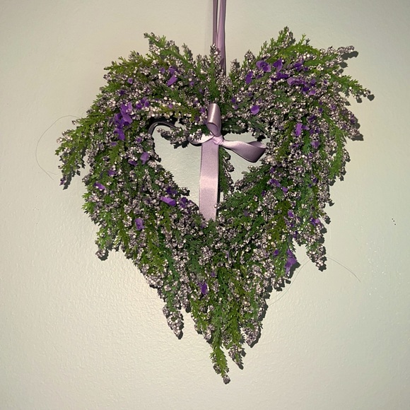 SET OF TWO Lavender hanging heart wreaths - Picture 3 of 3